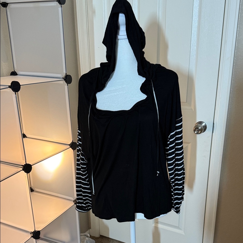 POL Black and Gray Knit Top